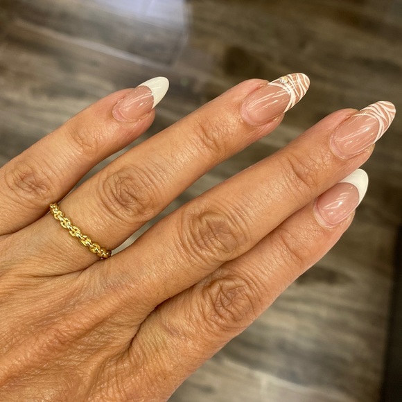 10K yellow Gold Wedding Band unique Ring size 4 5 6 7 8 9 - Picture 3 of 7